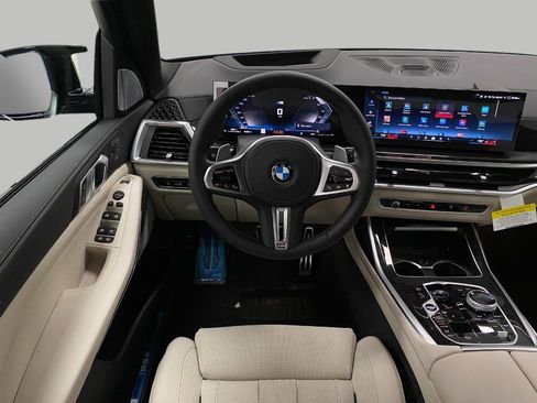 New 2026 BMW X7 M60i image 16
