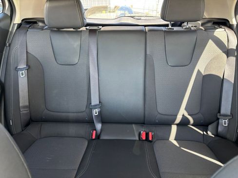 Used 2025 Buick Encore GX Preferred image 37