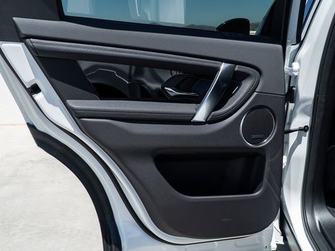 Used 2024 Land Rover Discovery Sport S image 21