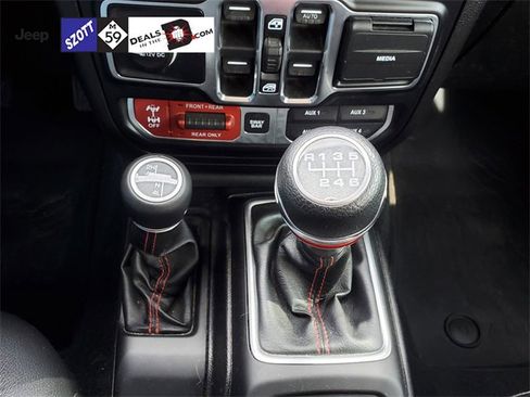 Used 2019 Jeep Wrangler Unlimited Rubicon w/ Dual Top Group image 36