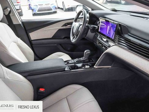Used 2025 Toyota Camry XLE FWD image 12