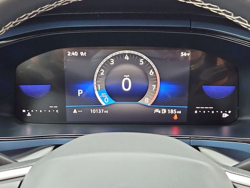 Used 2024 Volkswagen Taos SE image 15