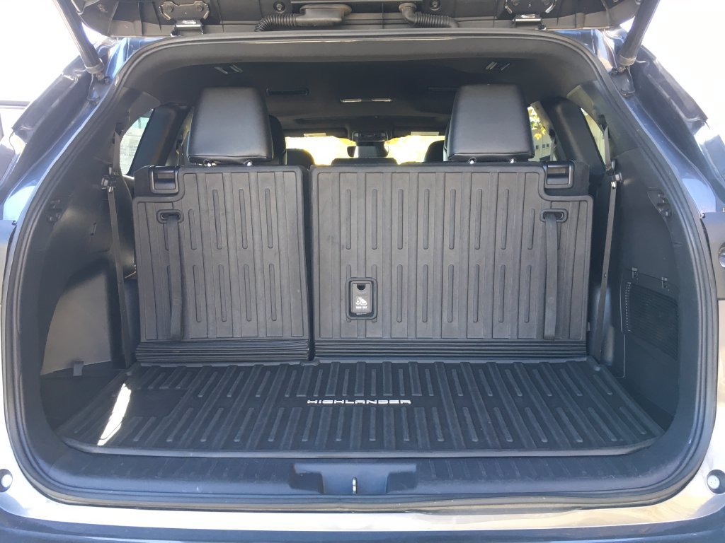 Used 2021 Toyota Highlander XSE AWD/4WD image 29