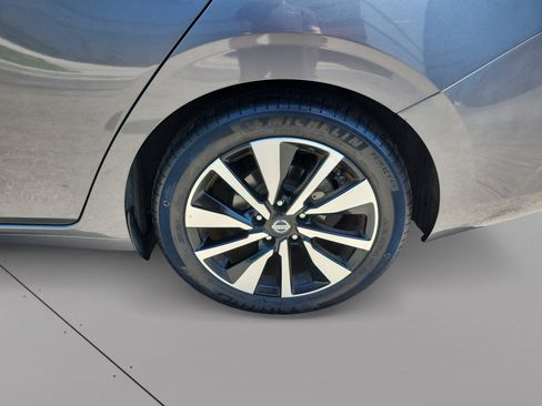 Used 2023 Nissan Sentra SV w/ SV Premium Package FWD image 14