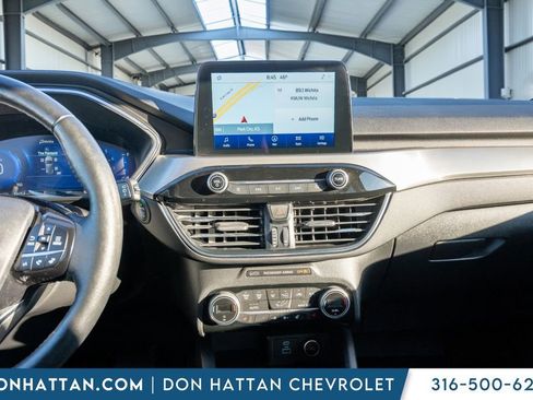 Used 2021 Ford Escape Titanium image 8