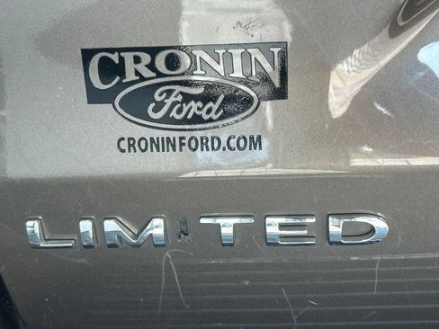 Used 2019 Ford Expedition Limited w/ Equipment Group 302A AWD/4WD image 8