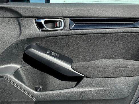 Used 2025 Honda Civic Sport image 22