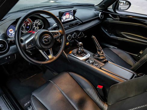 Used 2022 MAZDA MX-5 Miata Grand Touring image 3