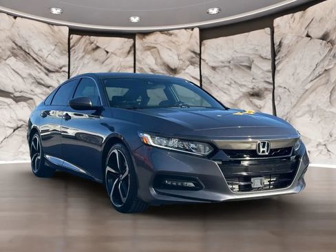 Used 2018 Honda Accord Sport image 2