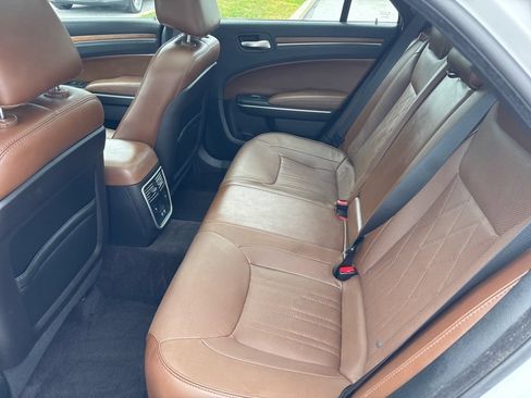 Used 2018 Chrysler 300 C w/ Safetytec Plus Group RWD image 30