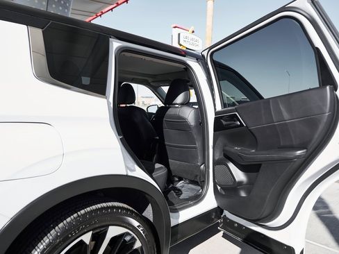 Used 2024 Mitsubishi Outlander Ralliart image 14