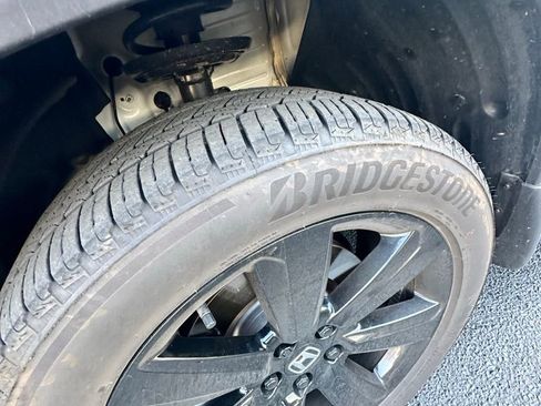 Used 2025 Honda Pilot Black Edition image 5