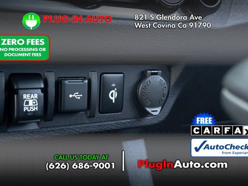 Used 2020 Toyota Tacoma TRD Off-Road w/ Advanced Technology Package AWD/4WD image 26