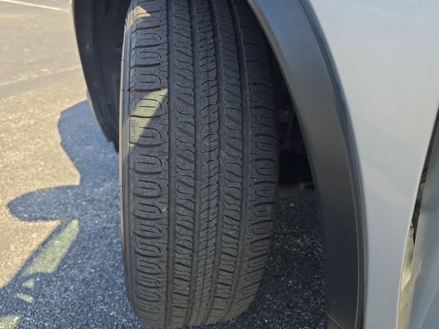 Used 2017 Nissan Rogue S image 27