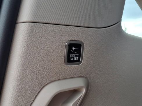 Used 2022 Jeep Wagoneer Series II w/ Premium Group I image 18