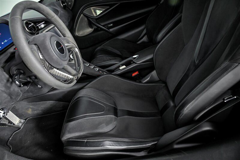 Used 2018 McLaren 720S RWD image 21