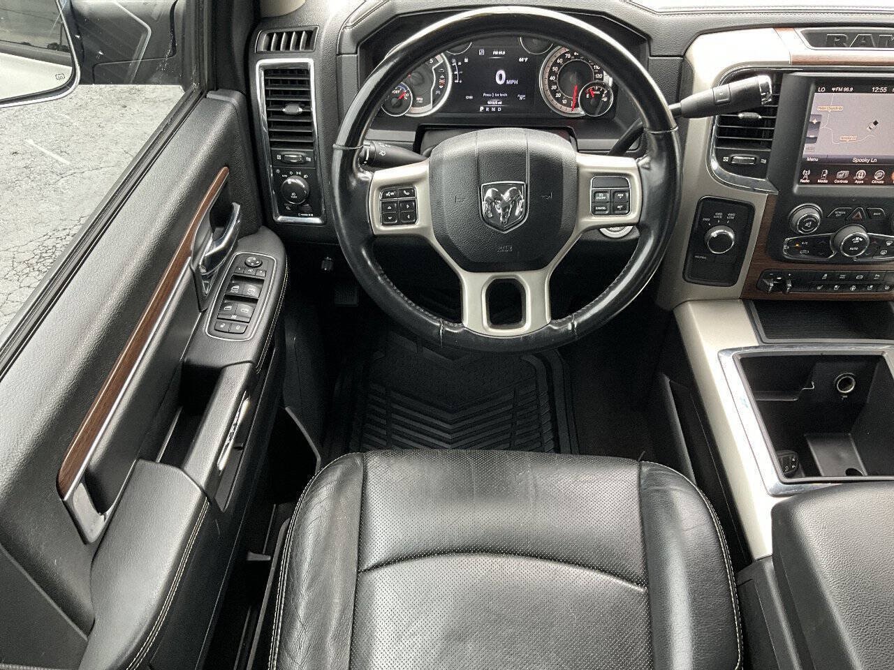 Used 2015 RAM 2500 Laramie w/ Convenience Group AWD/4WD image 28