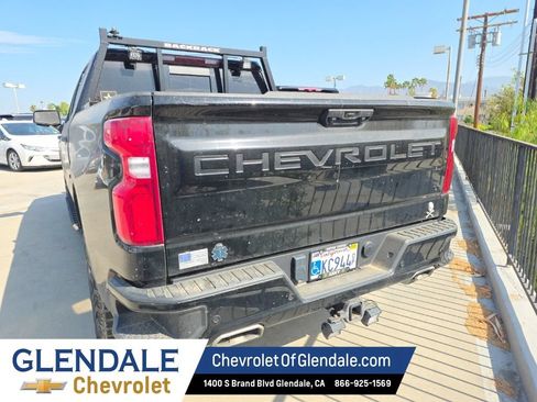 Used 2024 Chevrolet Silverado 1500 LT Trail Boss w/ LT Trail Boss Premium Package AWD/4WD image 4