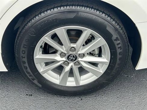 Used 2025 Toyota Camry LE image 34