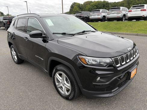 Certified 2023 Jeep Compass Latitude w/ Convenience Group AWD/4WD image 7