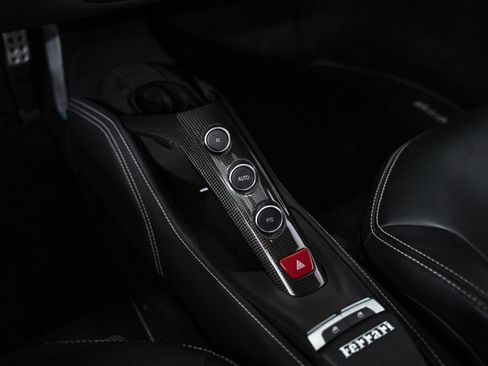 Used 2018 Ferrari 488 GTB RWD image 43