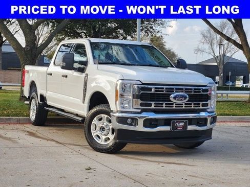 Used 2025 Ford F250 XLT w/ FX4 Off-Road Package image 2
