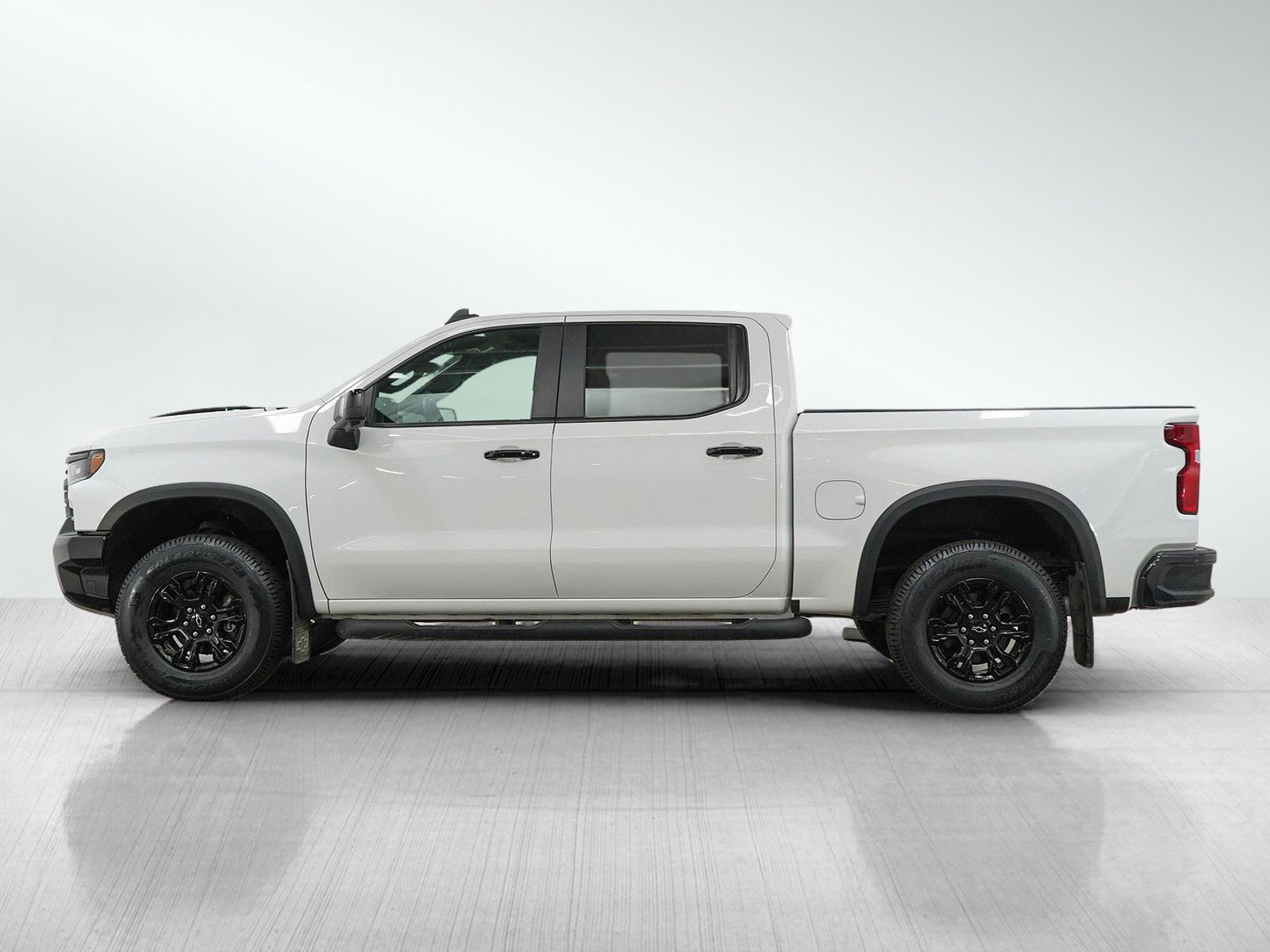 Used 2023 Chevrolet Silverado 1500 ZR2 w/ Technology Package AWD/4WD image 2
