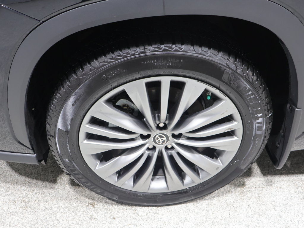 Used 2020 Toyota Highlander Platinum AWD/4WD image 9