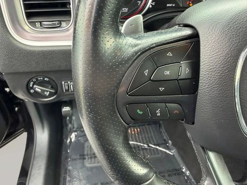 Used 2019 Dodge Charger SXT AWD/4WD image 17