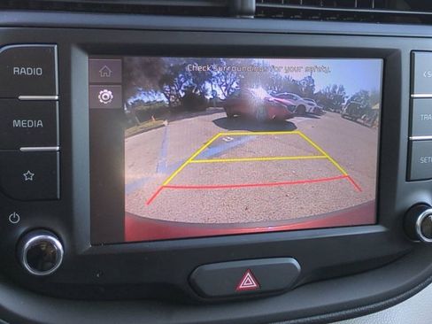 Used 2023 Kia Soul LX image 18