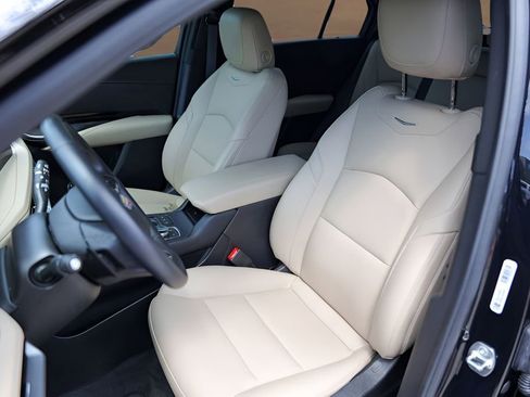 Certified 2024 Cadillac XT4 Luxury FWD image 7