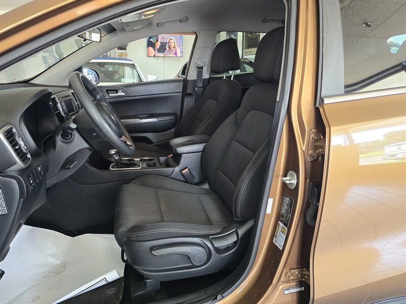 Used 2017 Kia Sportage LX FWD image 8