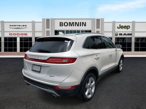 Used 2018 Lincoln MKC Premiere image 3
