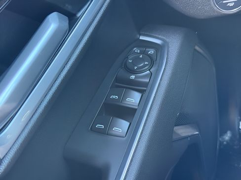 Used 2025 Chevrolet Silverado 1500 LT AWD/4WD image 18