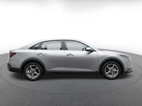 Used 2026 Kia K4 FWD image 8