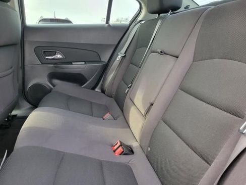 Used 2015 Chevrolet Cruze LT FWD image 9