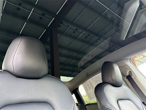 Used 2022 Tesla Model Y Long Range image 22