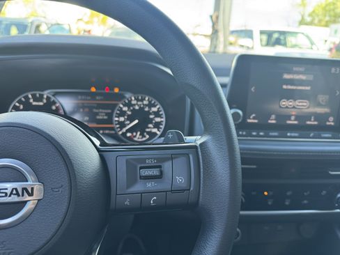 Used 2021 Nissan Rogue S image 23