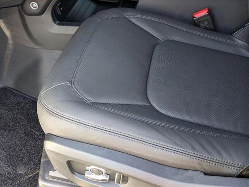 New 2025 Land Rover Defender 130 S image 4