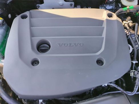 New 2026 Volvo XC40 B5 Plus w/ Climate Package image 23