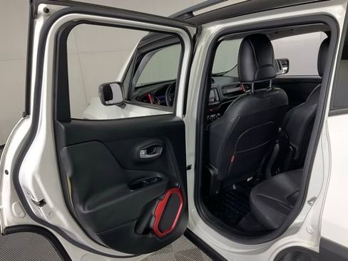 Used 2015 Jeep Renegade Trailhawk w/ Premium Leather Group image 30