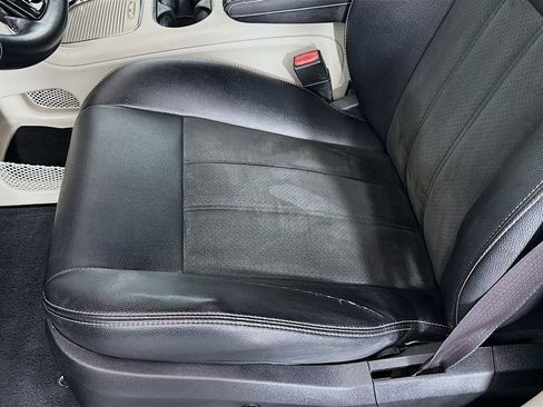 Used 2019 Dodge Grand Caravan SXT FWD image 18