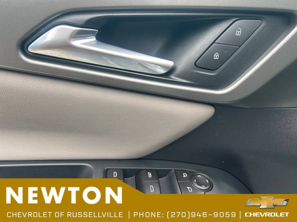 Used 2026 Chevrolet Traverse LT w/ Driver Confidence Package FWD image 9
