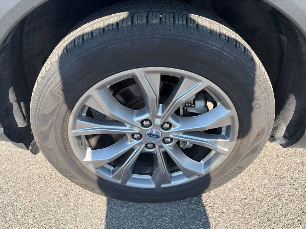 Used 2023 Ford Explorer Limited w/ Equipment Group 301A AWD/4WD image 10