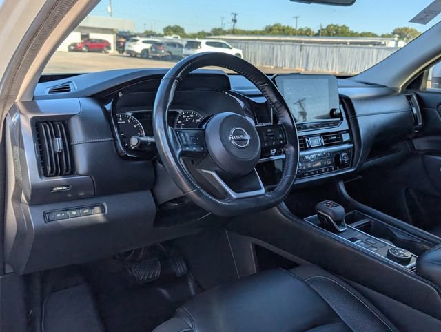 Used 2023 Nissan Pathfinder SL AWD/4WD image 4