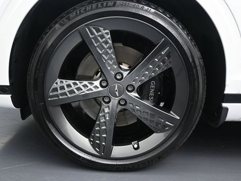 Used 2025 Genesis GV70 2.5T w/ Sport Prestige Package image 10