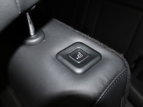 Used 2024 Hyundai Santa Fe Limited image 36