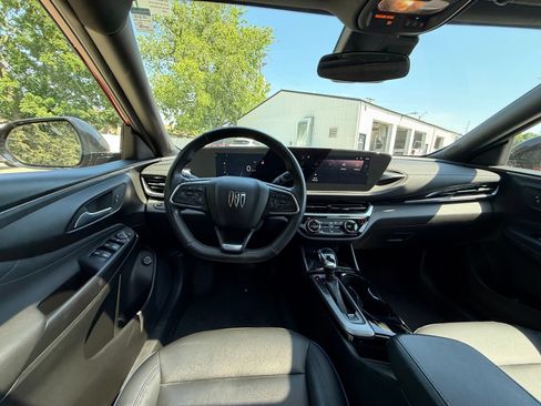 Used 2024 Buick Envista Sport Touring w/ Convenience I Package FWD image 18