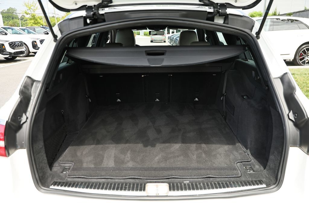 Used 2017 Mercedes-Benz E 400 4MATIC Wagon image 30