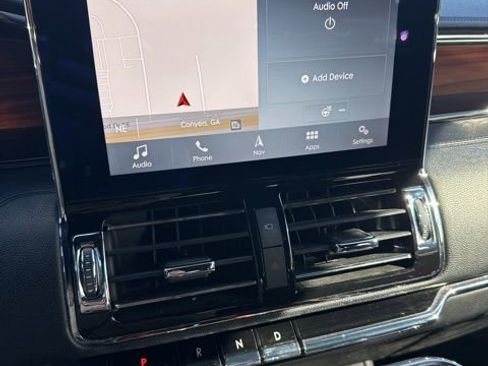 Used 2018 Lincoln Navigator Select image 4